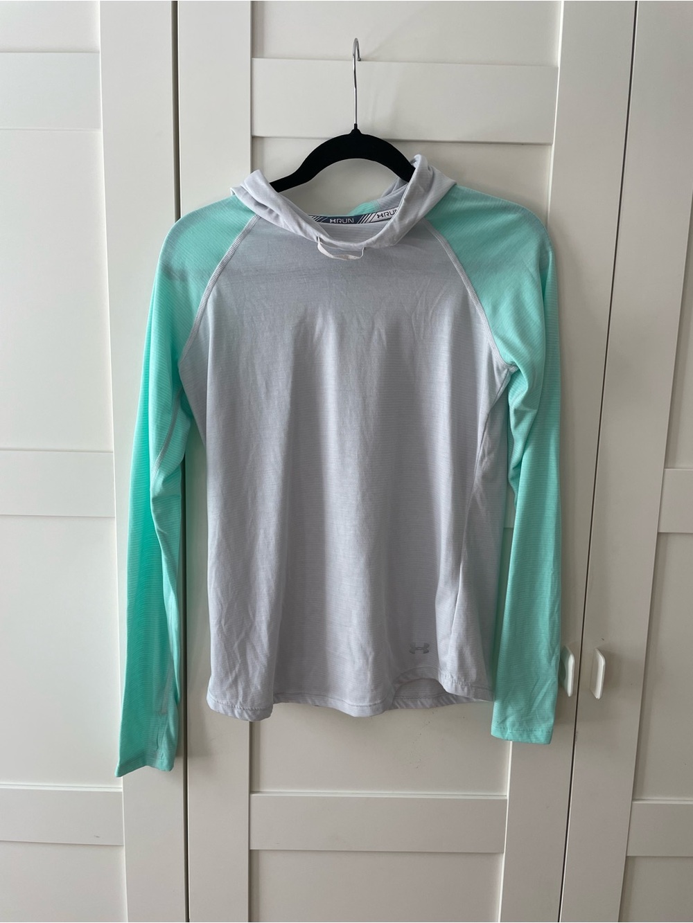 Under Armour Run Women's Light Grey Hooded Long Sleeve with Light Aqua Sleeves